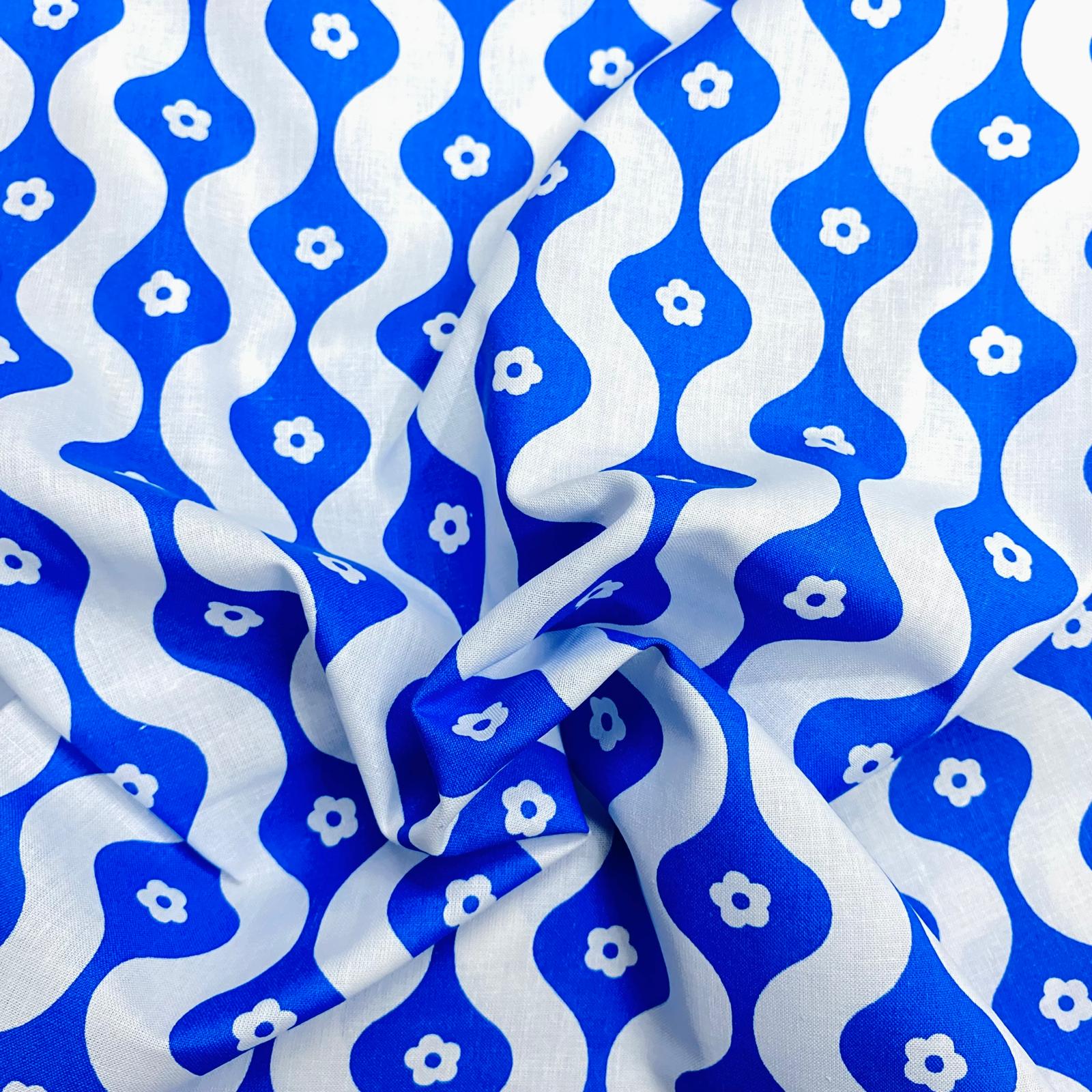 Pound A Metre Per Metre Per Metre Beautiful Digitally Printed 100% Cotton- 45" Wide (Blue & White Flower)