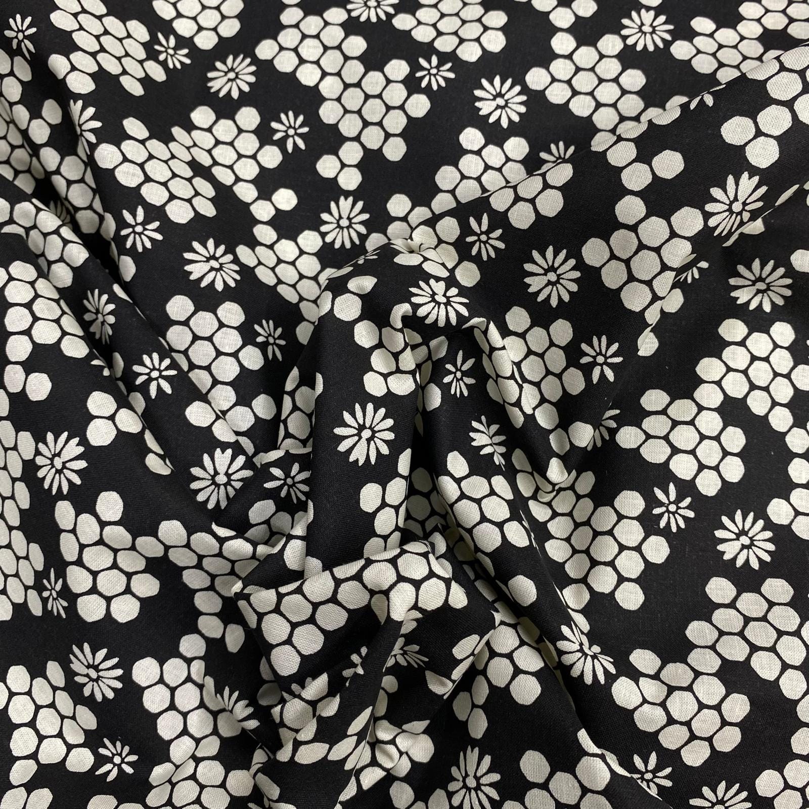 Pound A Metre Per Metre Per Metre Beautiful Digitally Printed 100% Cotton- 45" Wide (Black & White)