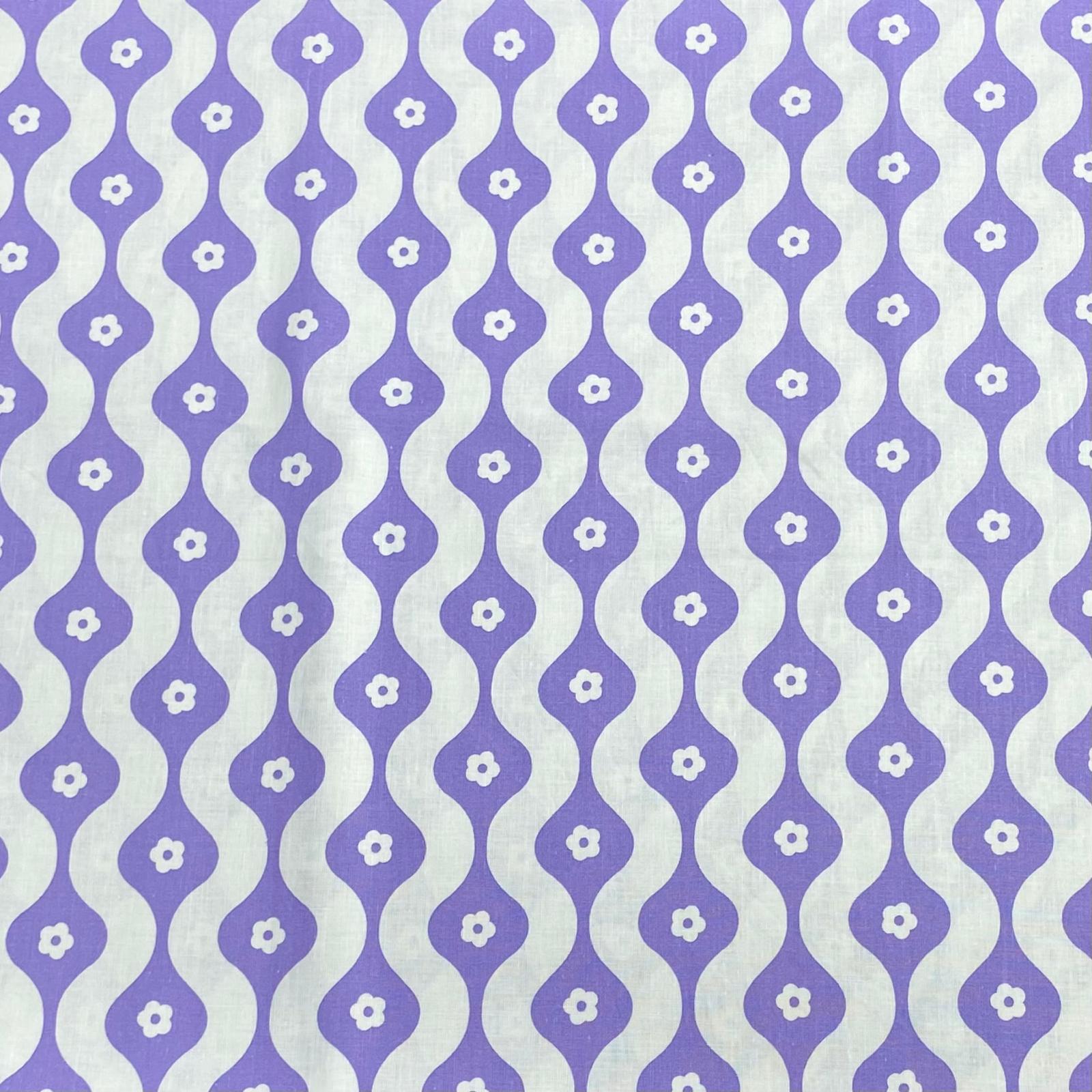 Pound A Metre Per Metre Per Metre Beautiful Digitally Printed 100% Cotton- 45" Wide (Purple & White Flower)